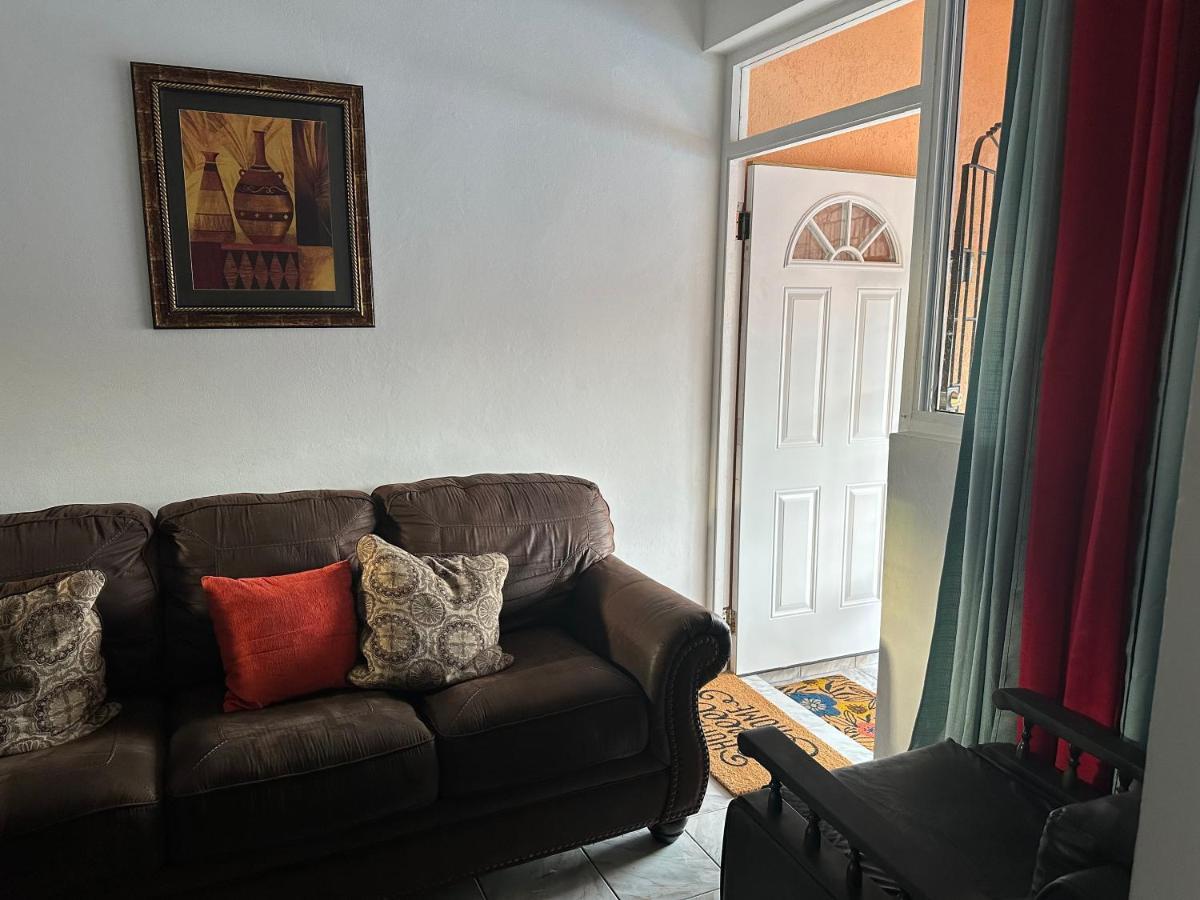 Remarkable 1-Bed Apartment In Montego Bay Eksteriør bilde
